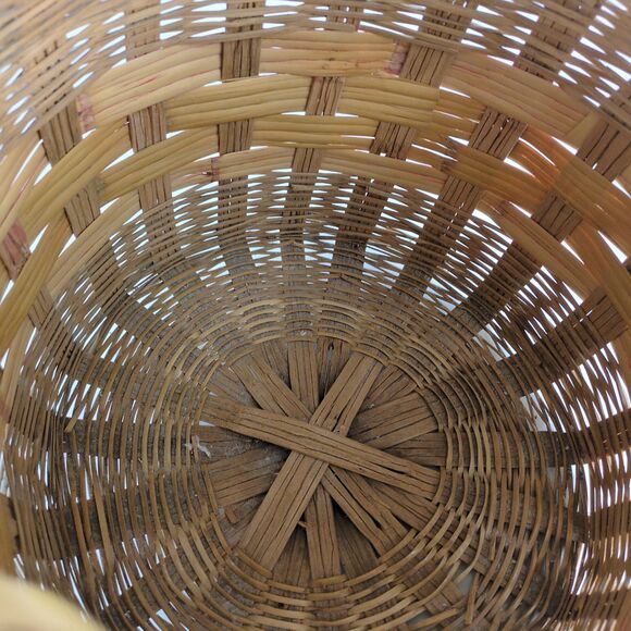 Vintage Large 16" Beehive Woven Rattan Sewing Basket with Top Handle, Yarn Split - Picture 5 of 6